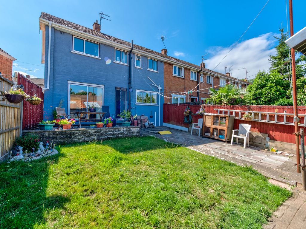 3 bed end terrace house for sale in Clevedon Road, Llanrumney, Cardiff. CF3, £190,000