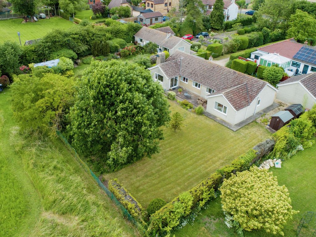 5 bed detached bungalow for sale in Fen Lane, Dunston, Lincoln LN4, £435,000