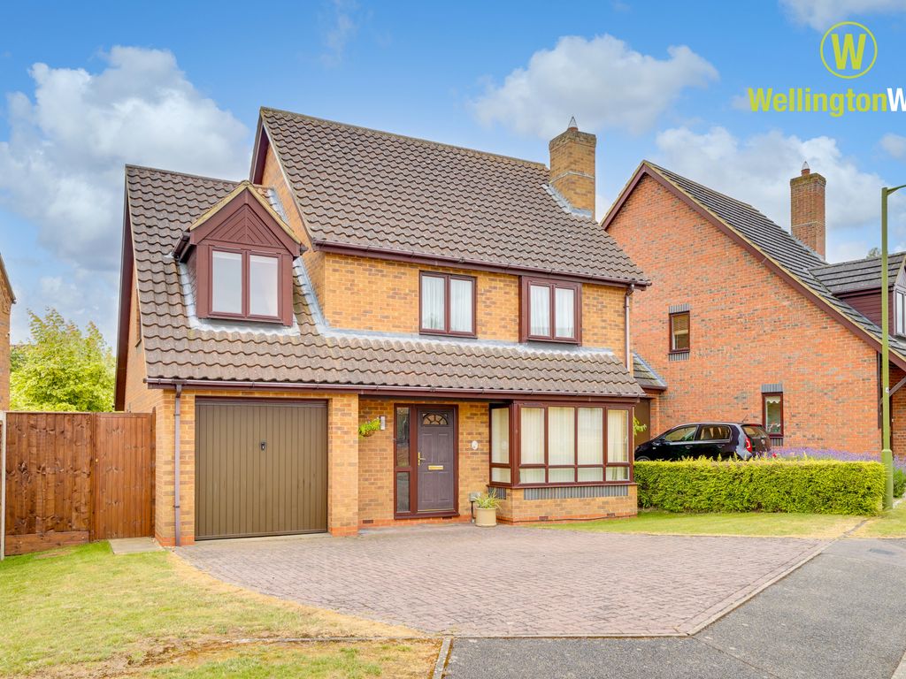 4 bed detached house for sale in Corvus Close, Royston SG8, £560,000