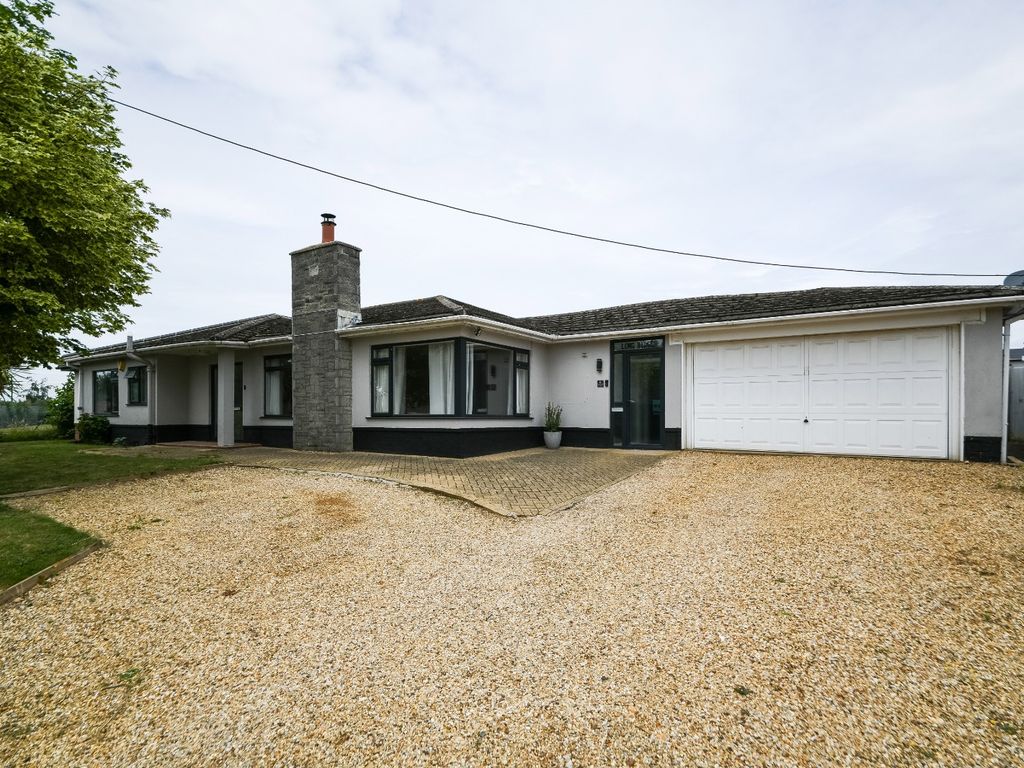 4 bed detached bungalow for sale in Common Lane, North Runcton, King's Lynn PE33, £475,000