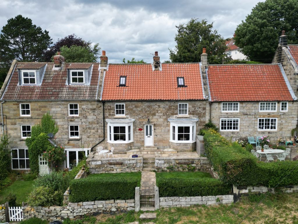 4 bed cottage for sale in Briar Hill, Danby, Whitby YO21, £425,000