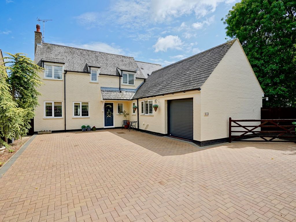 5 bed detached house for sale in The Avenue, Leighton Bromswold, Huntingdon PE28, £650,000