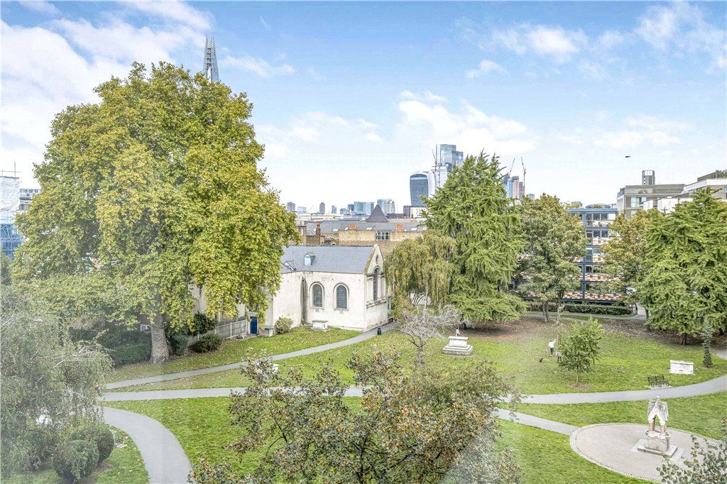 1 bed flat for sale in Bermondsey Square, London SE1, £420,000