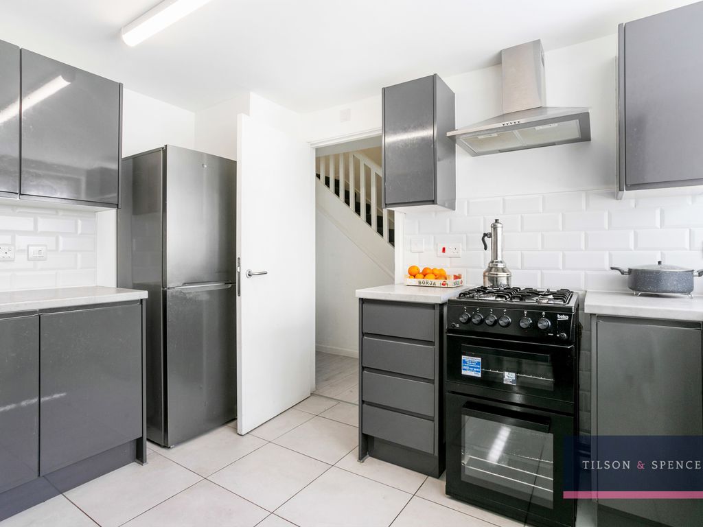 2 bed maisonette for sale in Firs House, London N22, £345,000