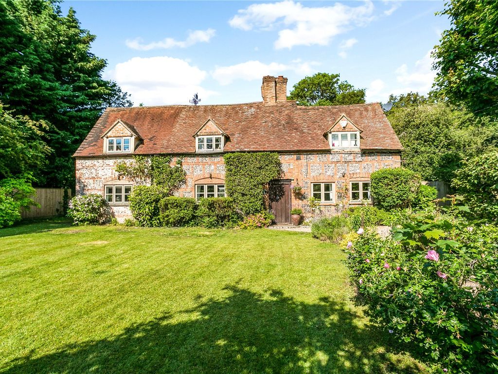 4 bed detached house for sale in Highmoor, Henley-On-Thames, Oxfordshire RG9, £1,255,000