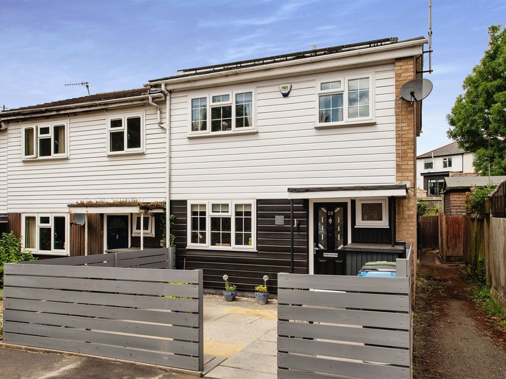 3 bed end terrace house for sale in Downside, Hemel Hempstead HP2, £400,000