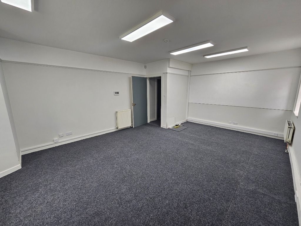 Commercial property to let in Albyn Place, City Centre, Aberdeen AB10, £12,000 pa