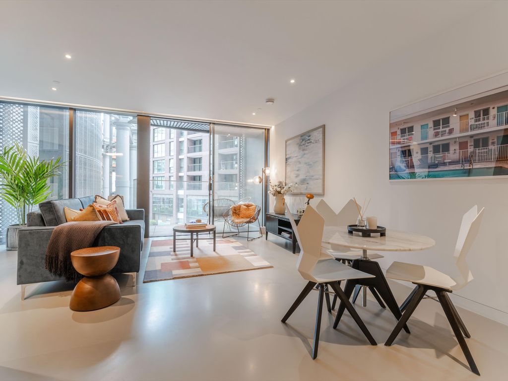 1 bed flat for sale in Lewis Cubitt Square, London N1C, £1,000,000