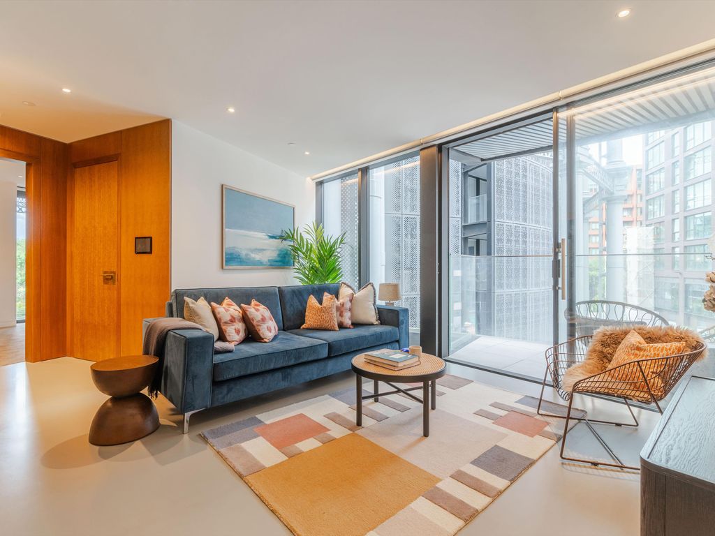 1 bed flat for sale in Lewis Cubitt Square, London N1C, £1,000,000