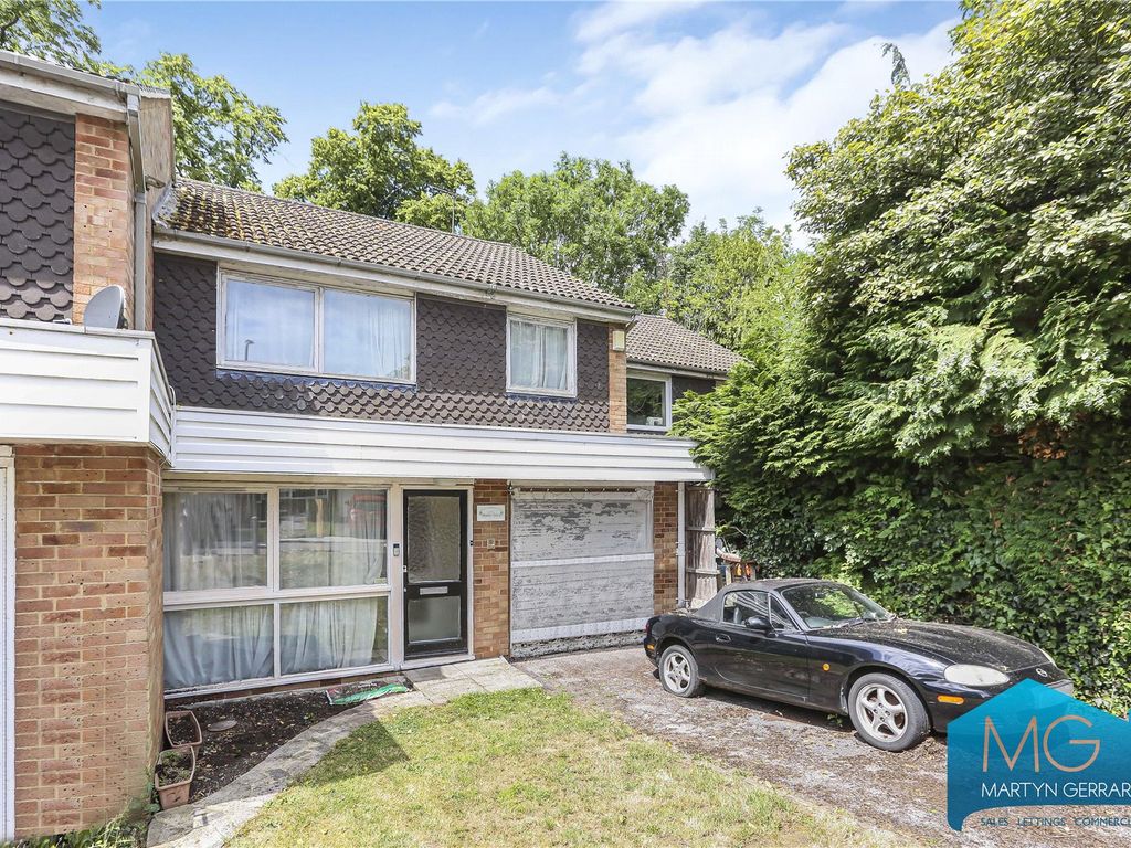 4 bed terraced house for sale in Hadley Grove, Barnet EN5, £775,000