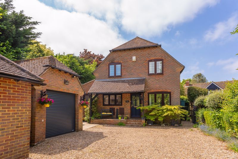 4 bed detached house for sale in Salmons Lane, Prestwood, Great Missenden HP16, £875,000