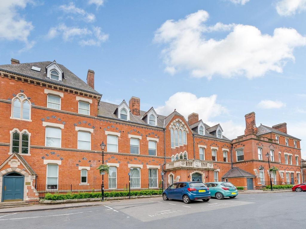3 bed flat for sale in Royal Sutton Place, King Edwards Square, Sutton Coldfield B73, £550,000