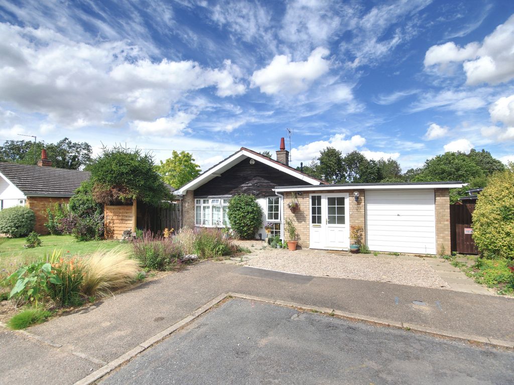 3 bed detached bungalow for sale in Gunnings Way, Hemingford Grey, Huntingdon PE28, £450,000