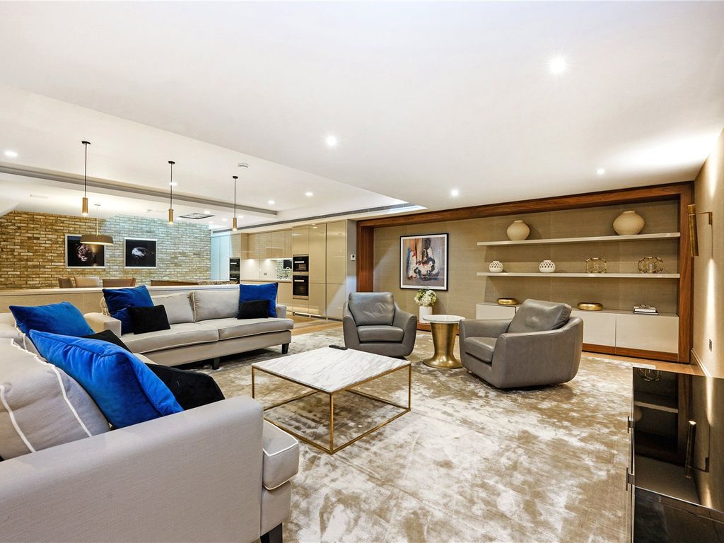 4 bed mews house for sale in Elvaston Mews, South Kensington, London SW7, £4,750,000