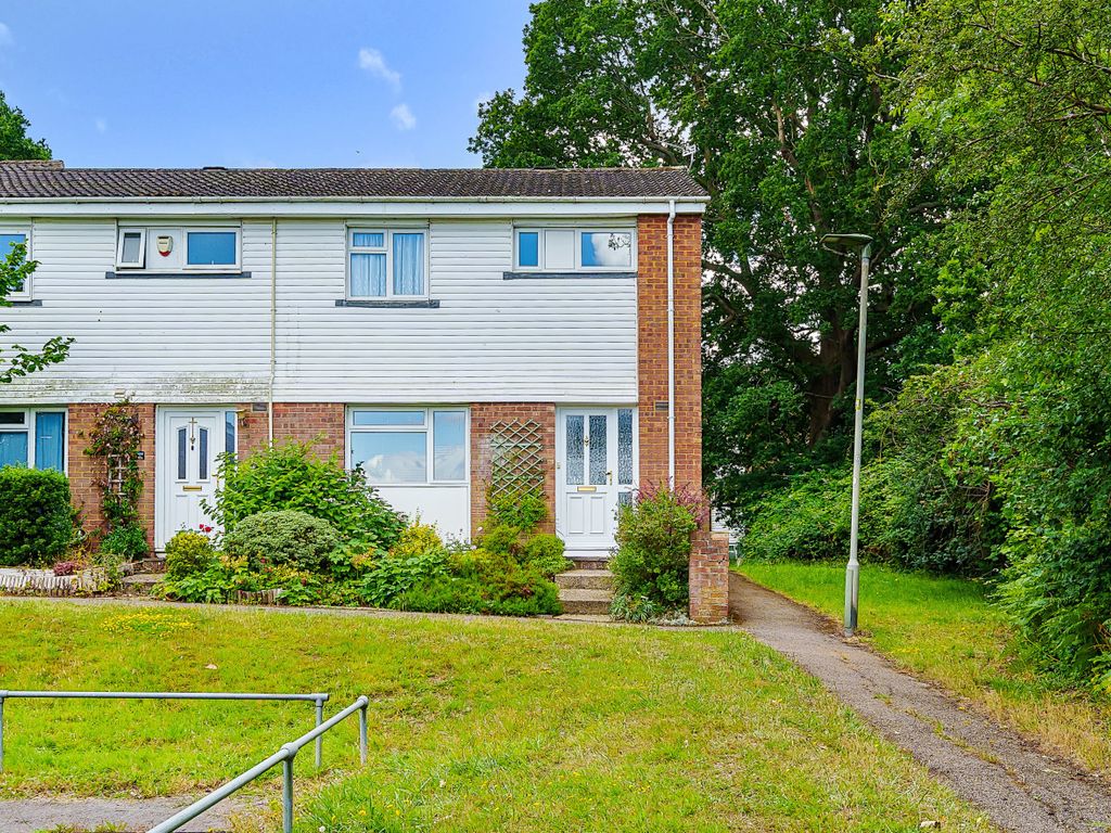 3 bed end terrace house for sale in Park Barn Drive, Guildford, Surrey GU2, £367,500