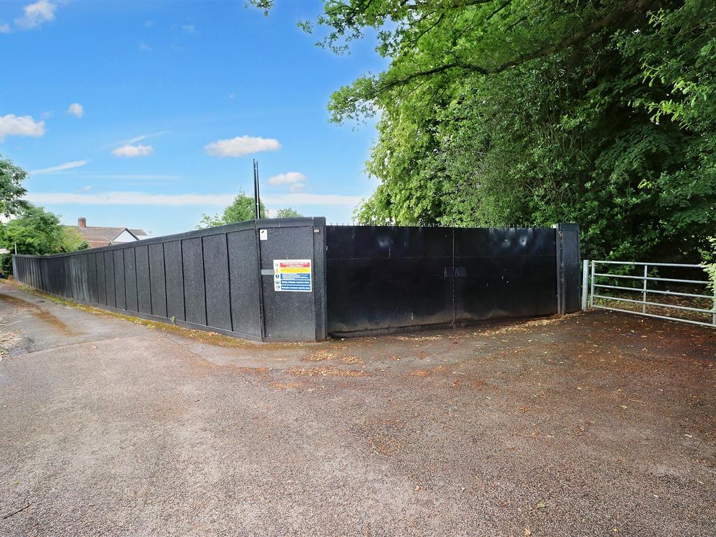 Land for sale in Fortune Lane, Elstree, Borehamwood WD6, £2,999,950