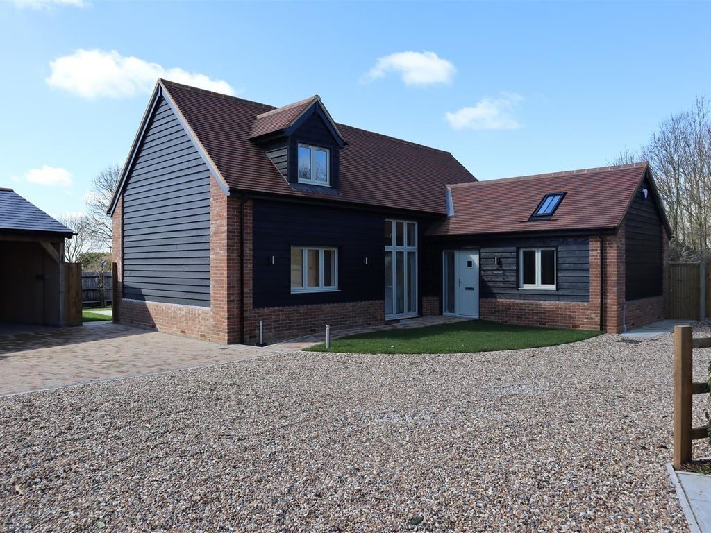 New home, 4 bed detached house for sale in Dunstable Road, Toddington, Dunstable LU5, £775,000