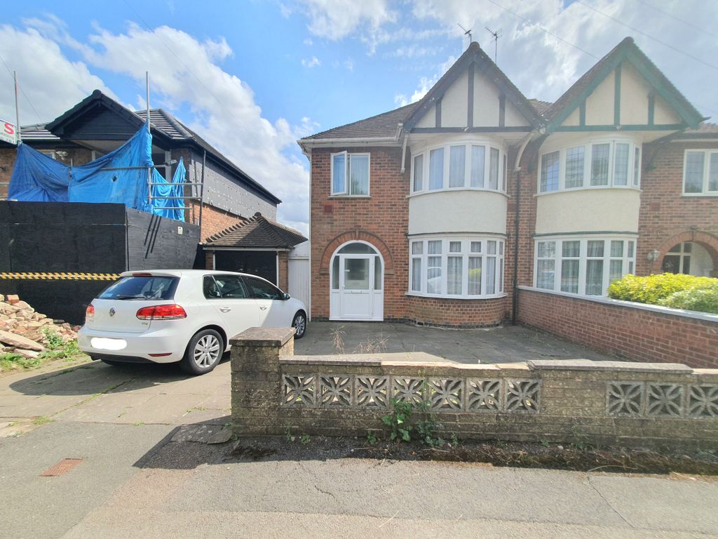 3 bed semi-detached house for sale in Scraptoft Lane, Leicester LE5, £340,000