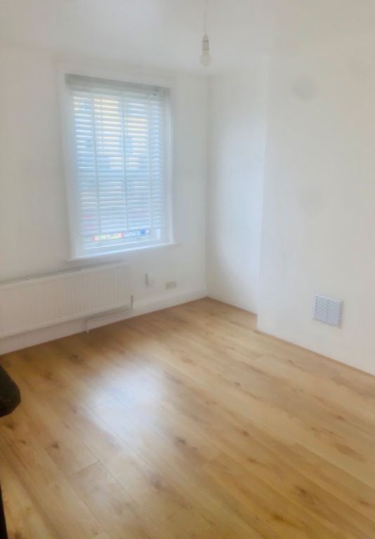 1 bed town house to rent in London Road, Thornton Heath CR7, £1,100 pcm