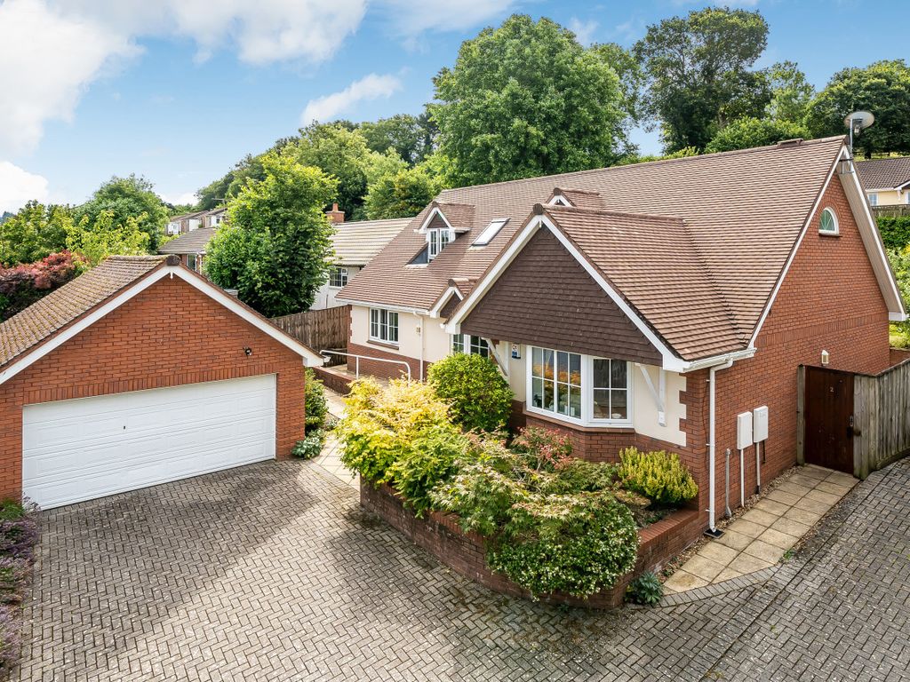 4 bed bungalow for sale in High Street, Newton Poppleford, Sidmouth, Devon EX10, £595,000