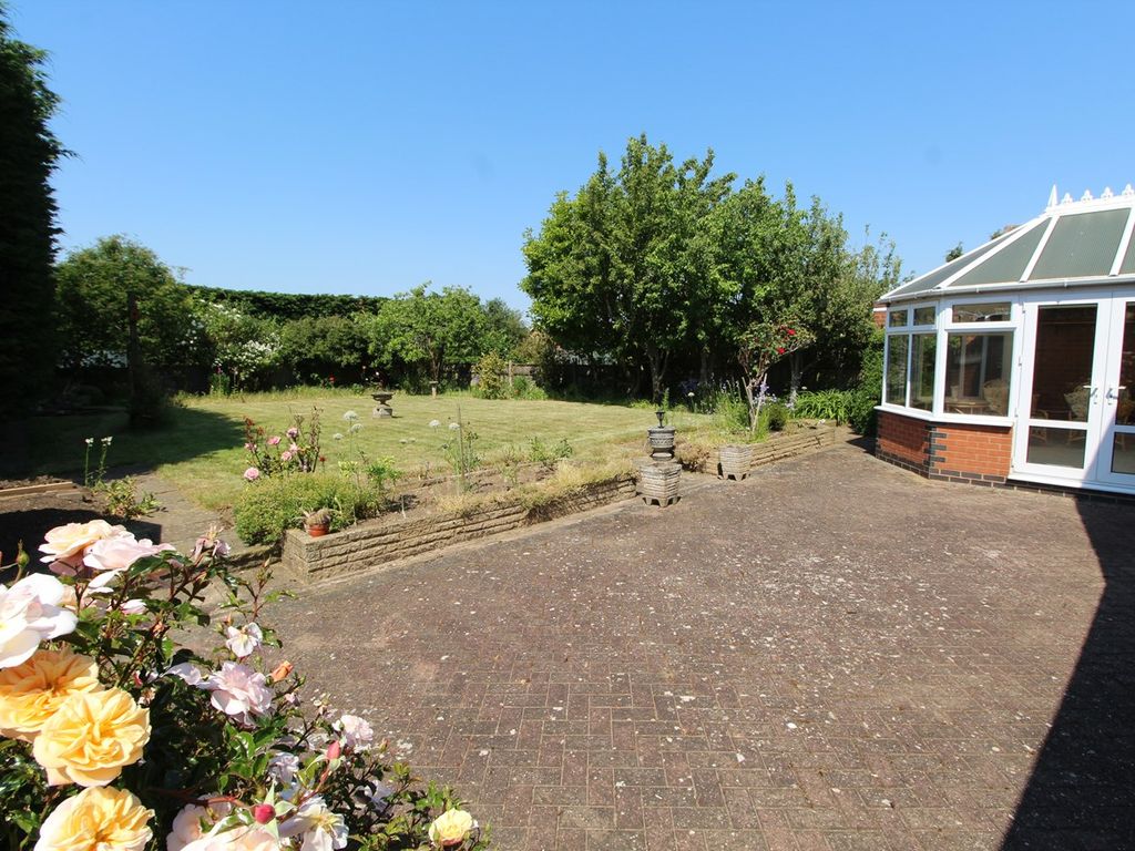 3 bed detached bungalow for sale in Bitteswell Road, Lutterworth LE17, £399,950
