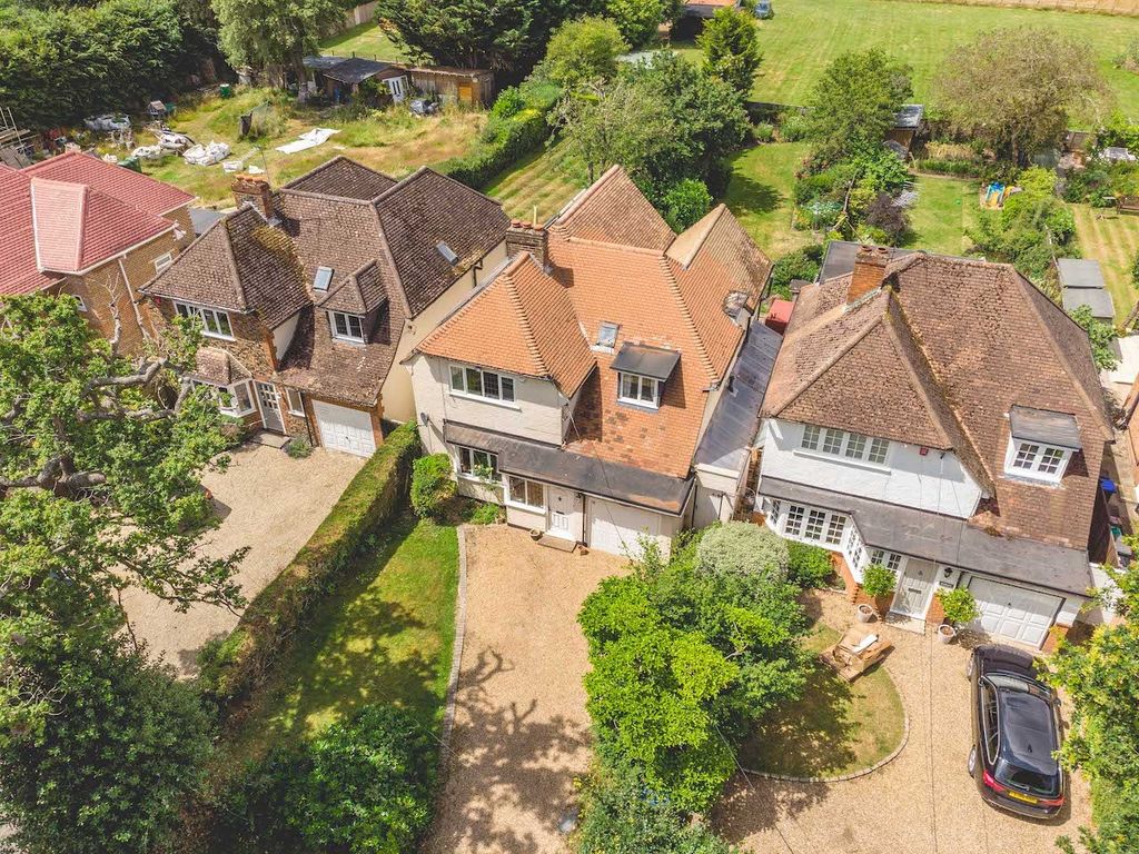 4 bed detached house for sale in Hedgerley Hill, Hedgerley SL2, £850,000