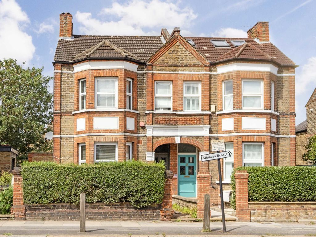 3 bed flat for sale in Stondon Park, London SE23, £650,000