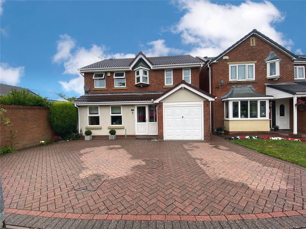 4 bed detached house for sale in Lakeland Drive, Wilnecote, Tamworth, Staffordshire B77, £355,000