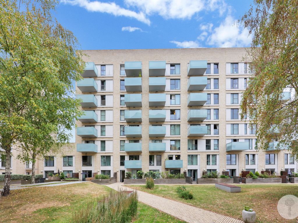 1 bed flat for sale in Burgundy House, Stratford E20, £352,000