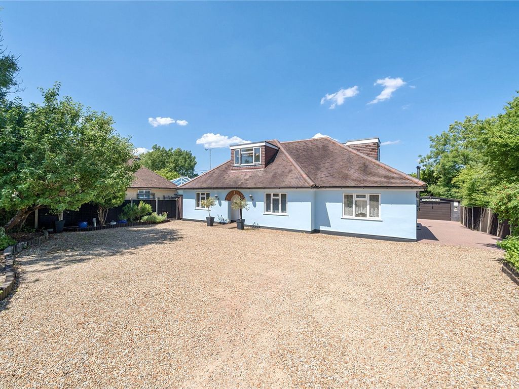 6 bed detached house for sale in West Ridge, Hogs Back, Seale, Farnham GU10, £850,000