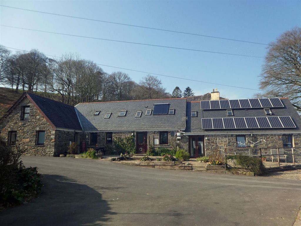 7 bed farm for sale in Llanwnnen, Lampeter SA48, £480,000