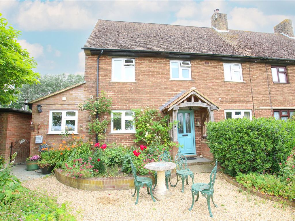 4 bed semi-detached house for sale in Cottered Road, Throcking, Buntingford SG9, £585,000