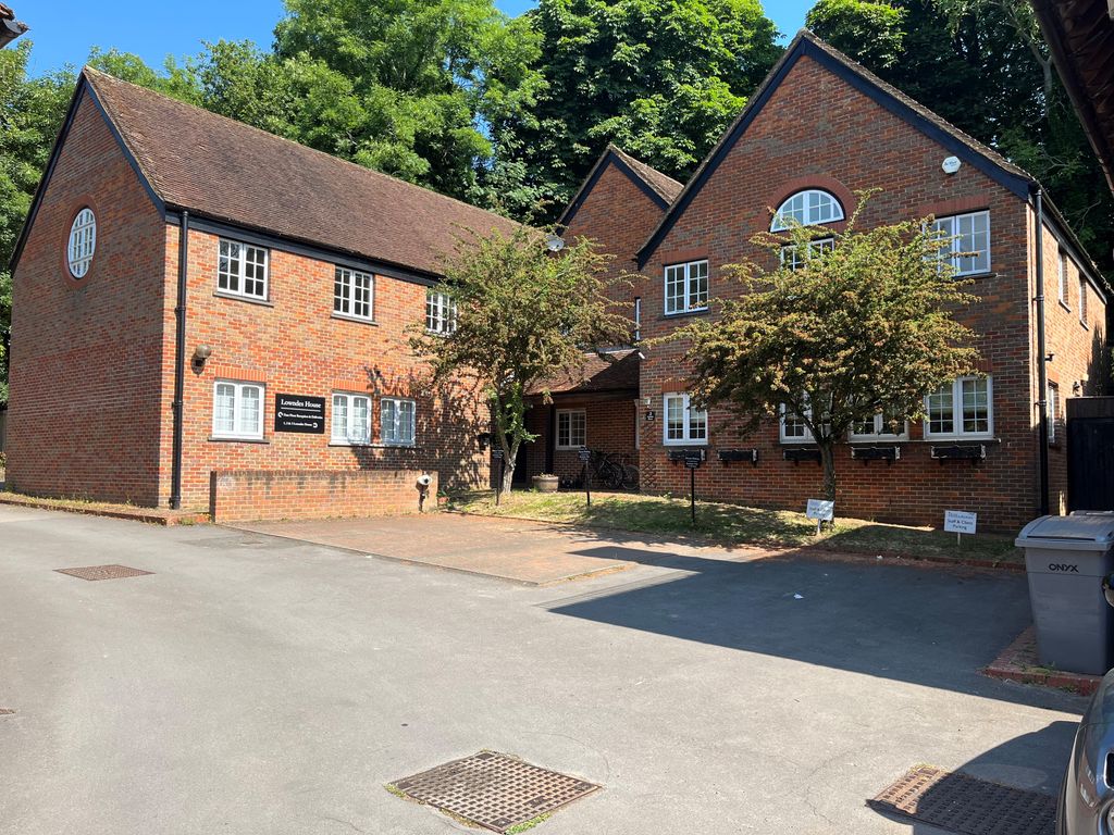 Office to let in First Floor Offices, Lowndes House, The Bury, Chesham HP5, £34,400 pa