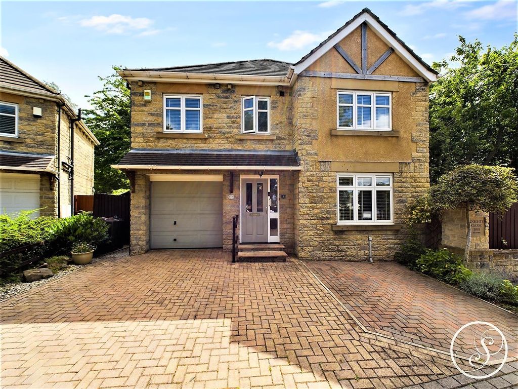 6 bed detached house for sale in Knights Close, Halton, Leeds LS15, £550,000