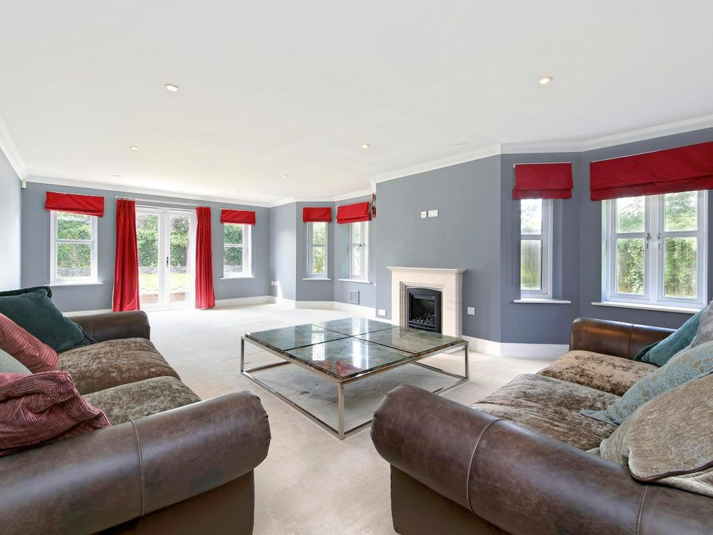 5 bed country house for sale in Foxley Grove, Burnham SL1, £1,250,000