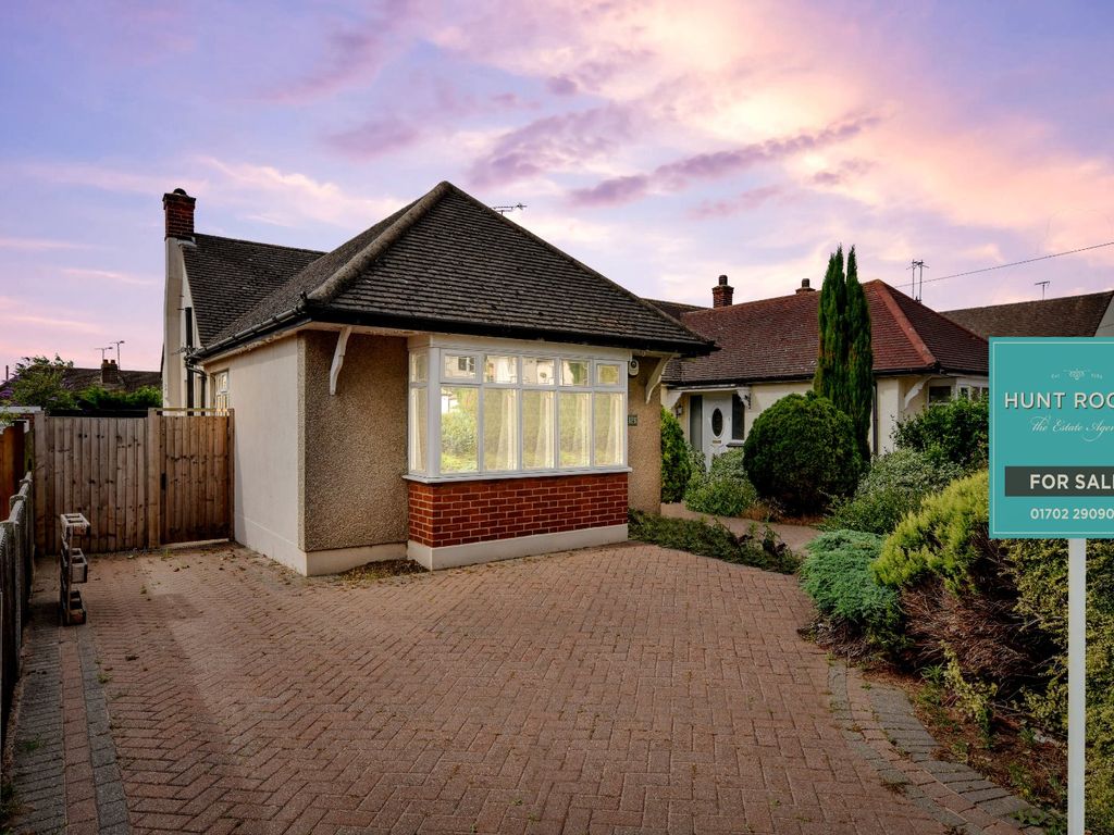 2 bed bungalow for sale in Poynings Avenue, Popular Wick Estate Position, Southend-On-Sea, Essex SS2, £390,000