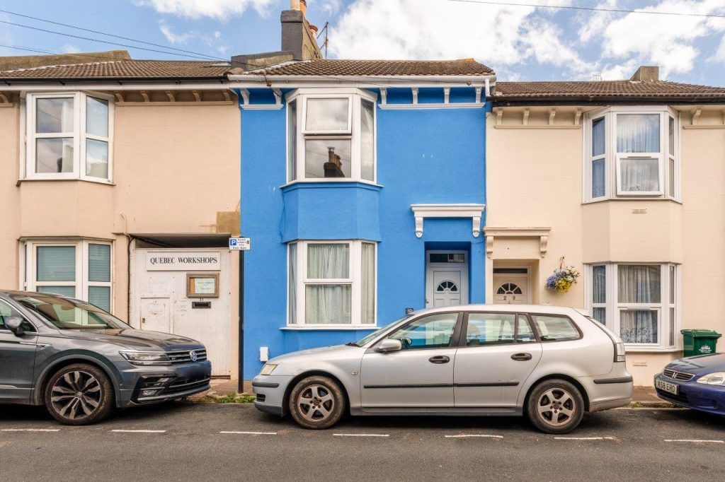 2 bed terraced house for sale in Quebec Street, Brighton BN2, £450,000