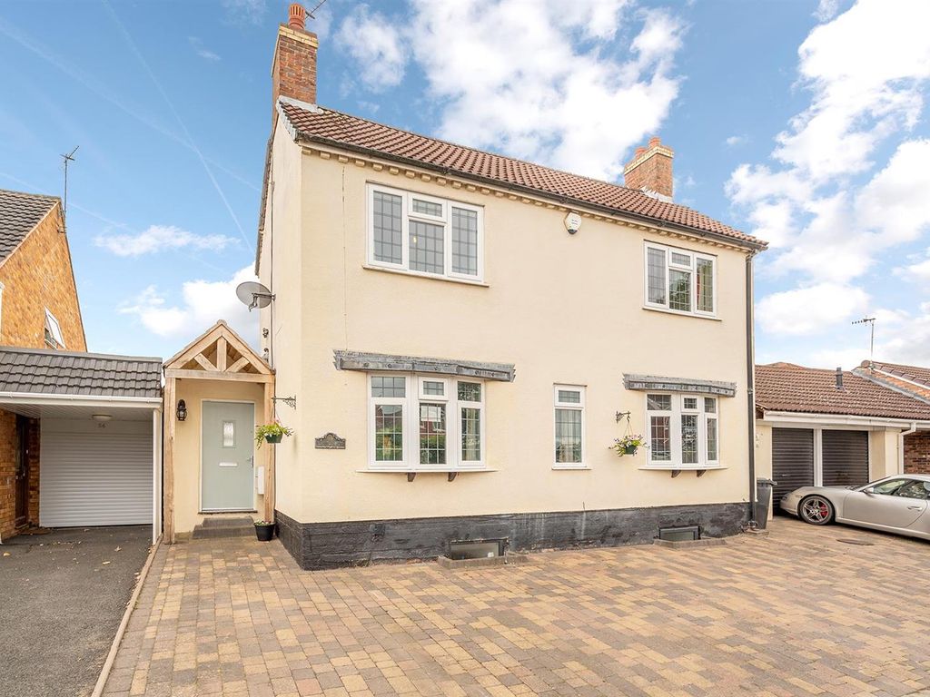 3 bed detached house for sale in Foundry Road, Wall Heath DY6, £375,000