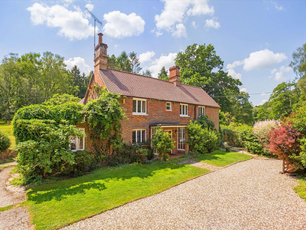 4 bed detached house for sale in Soke Road, Silchester, Reading, Hampshire RG7, £1,200,000
