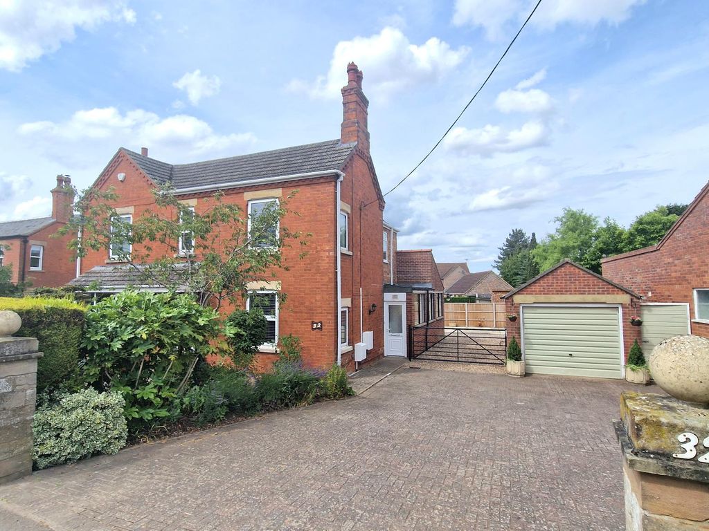 3 bed detached house for sale in Sleaford Road, Heckington NG34, £365,000