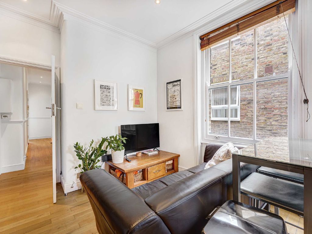 2 bed flat for sale in Edgeley Road, London SW4, £575,000