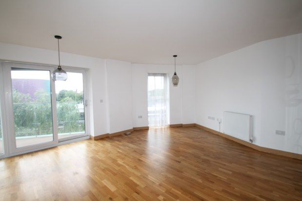 2 bed flat to rent in Mill Pond Road, Dartford DA1, £1,750 pcm