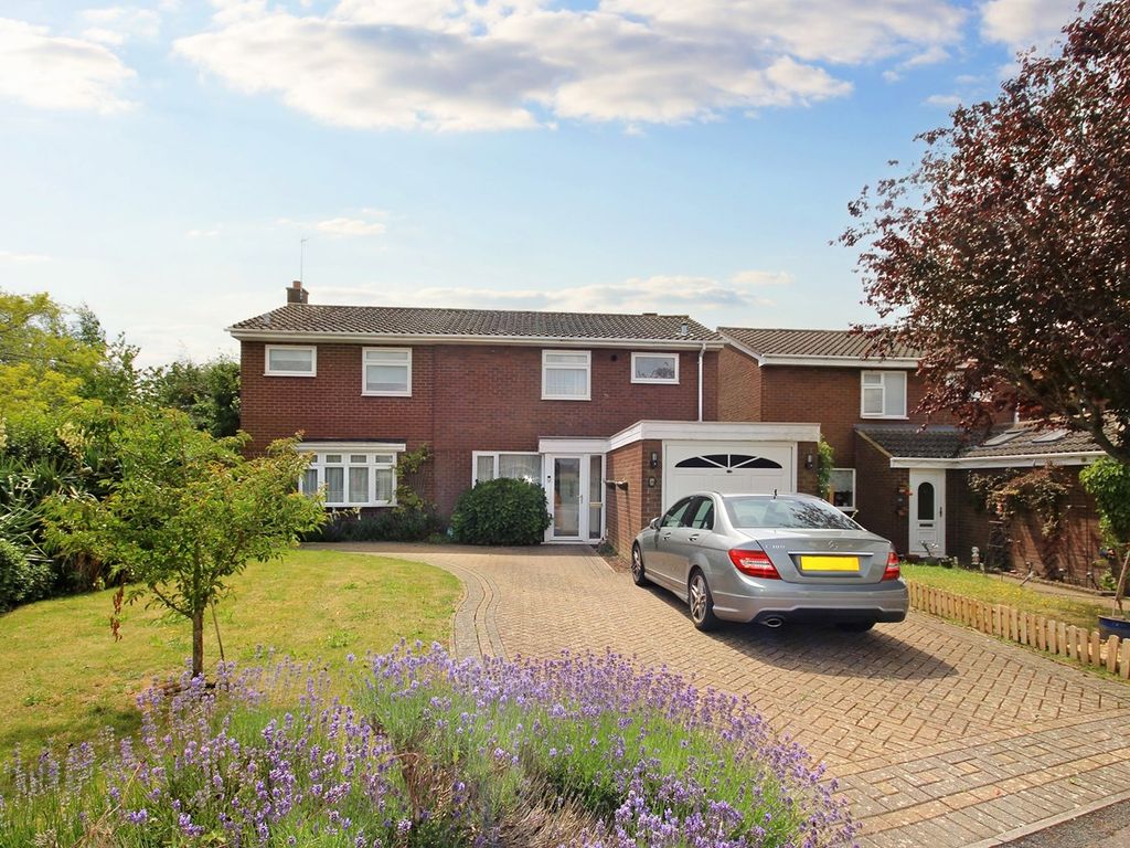 3 bed detached house for sale in Blackmore, Letchworth Garden City SG6, £625,000