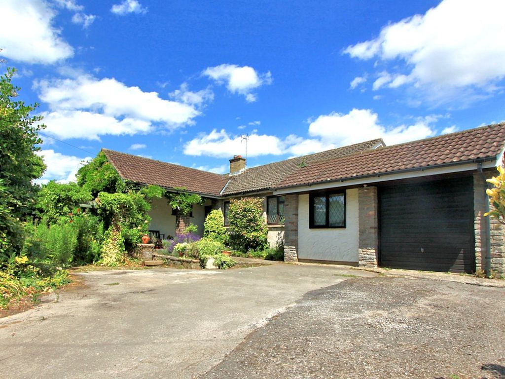 3 bed detached bungalow for sale in Townwell, Cromhall, Wotton-Under-Edge GL12, £475,000
