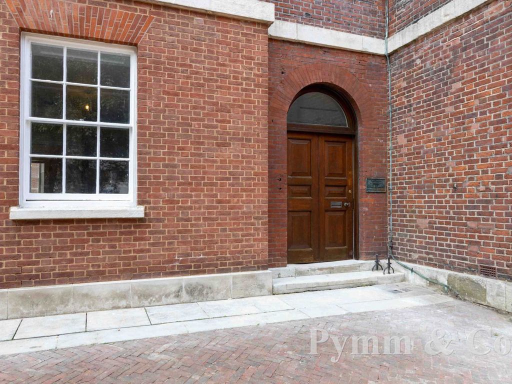 2 bed flat for sale in Bignold House, Surrey Street NR1, £350,000