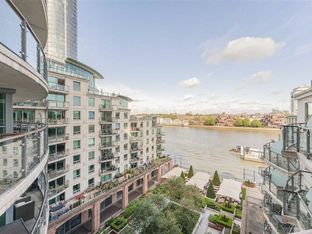 2 bed flat for sale in St. George Wharf, London SW8, £800,000
