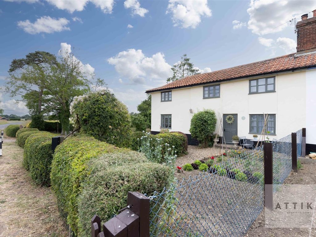 4 bed cottage for sale in The Common, Metfield, Harleston IP20, £450,000