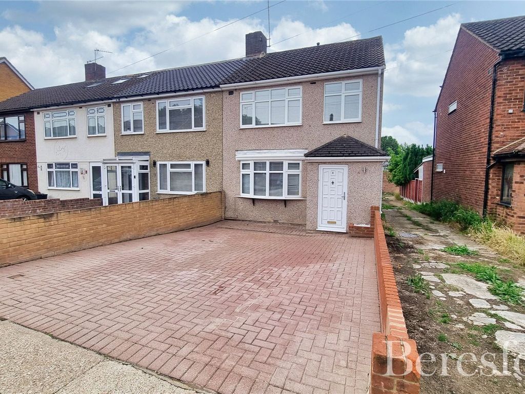 3 bed end terrace house for sale in Merlin Close, Romford RM5, £415,000