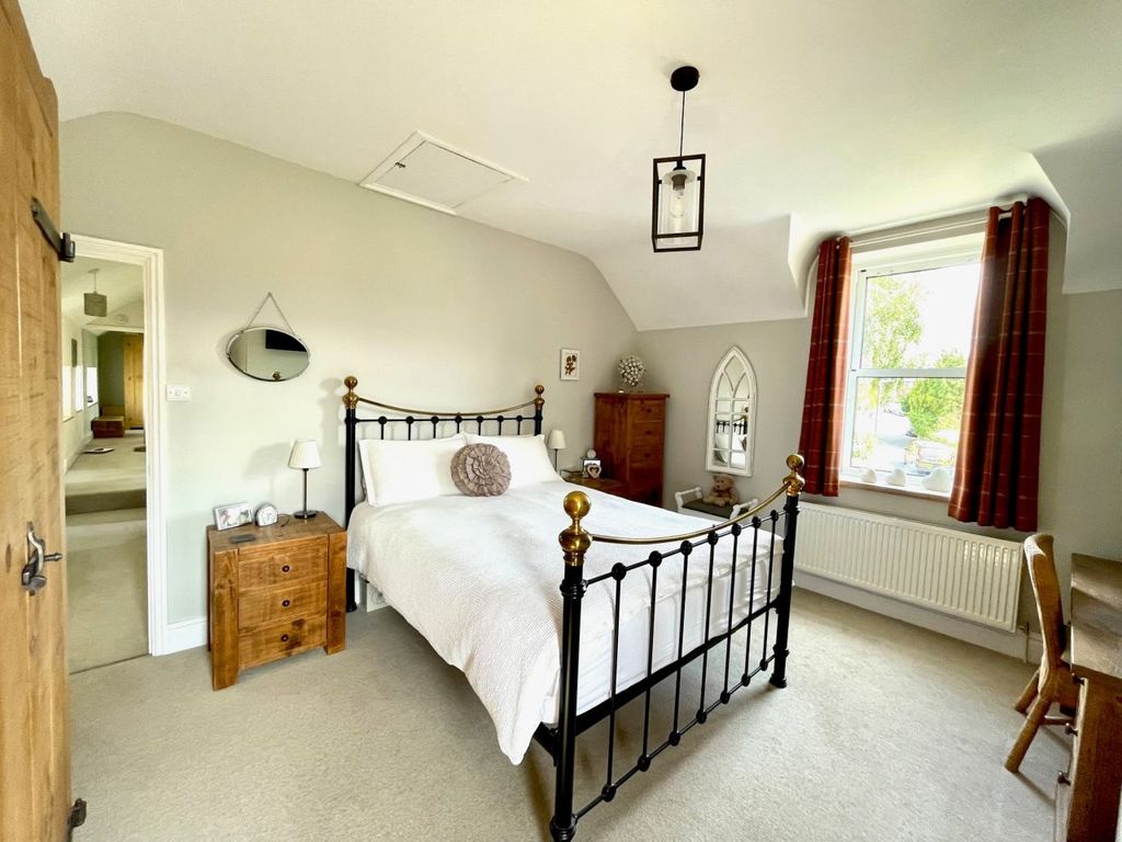 3 bed detached house for sale in Greenaway Lane, Hackney, Matlock DE4, £535,000