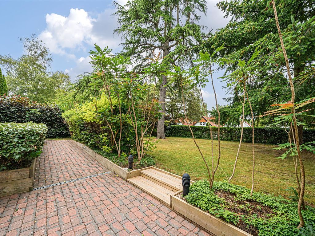 2 bed flat for sale in Richmond Road, Caversham, Reading RG4, £340,000